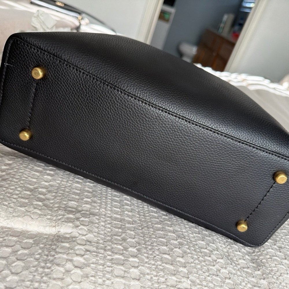 Coach Black Pebbled Leather Shoulder Bag with Gold Hardware - Picture 7 of 7